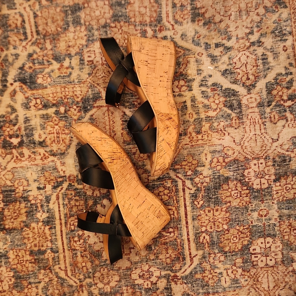 Sandals - Picture 2 of 4